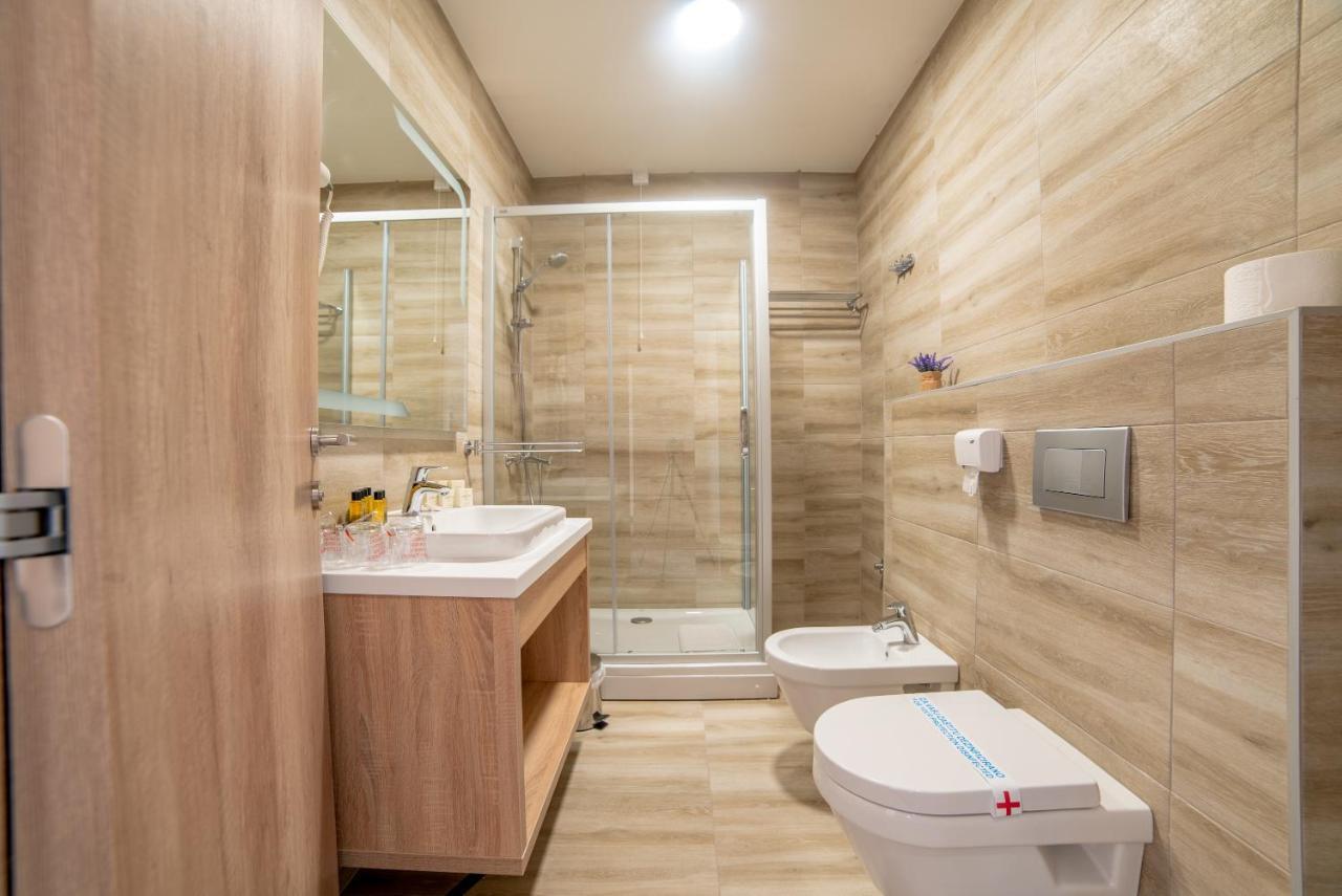 Hotel Soni Lux Tuzla Exteriör bild