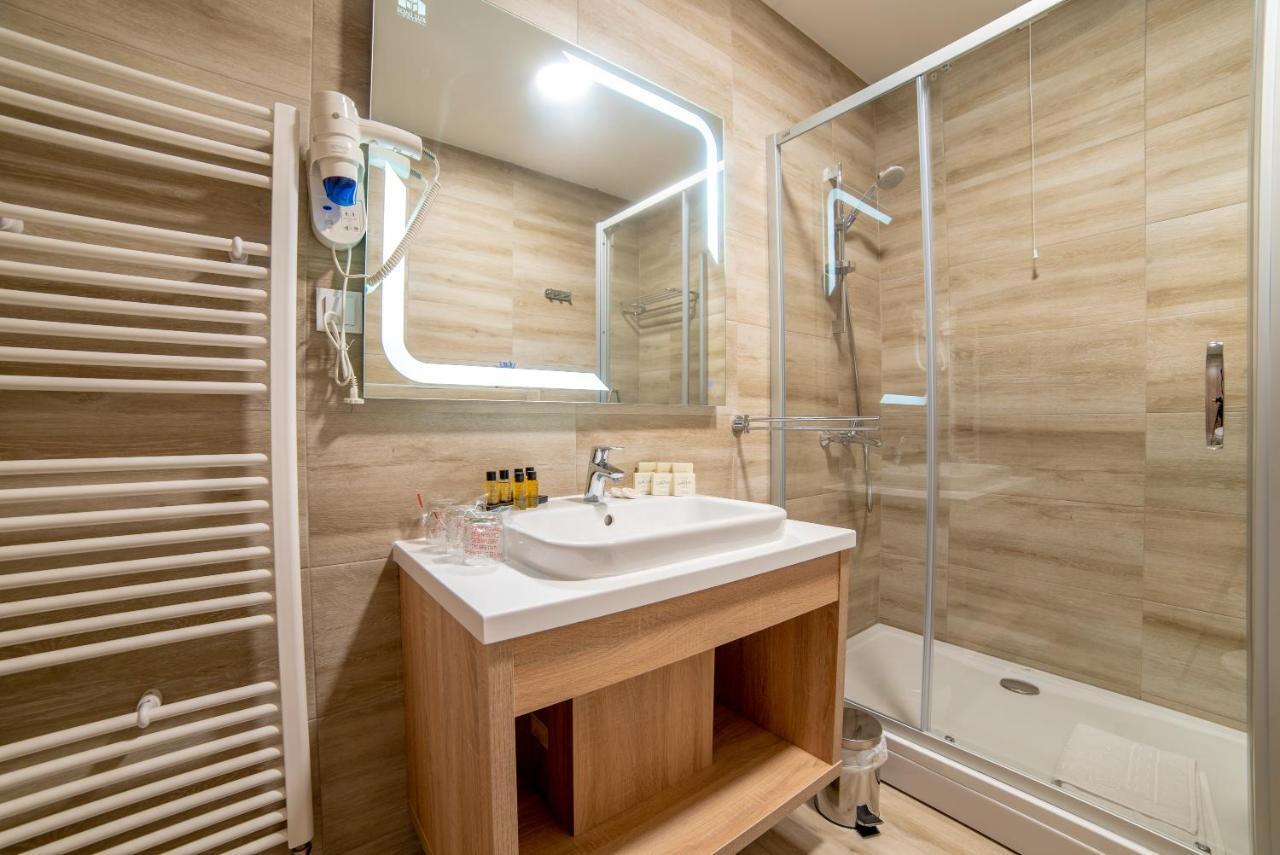 Hotel Soni Lux Tuzla Exteriör bild