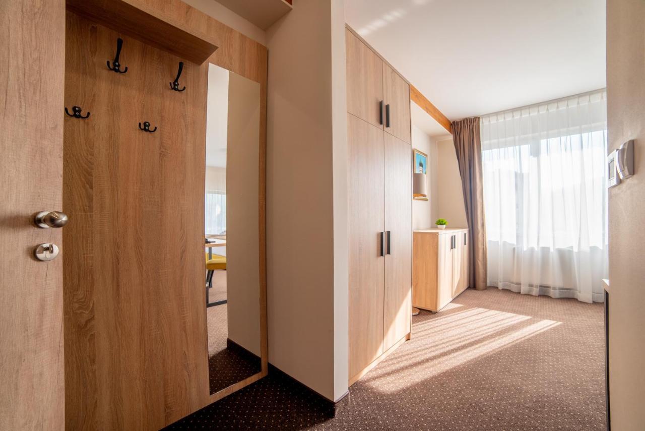 Hotel Soni Lux Tuzla Exteriör bild